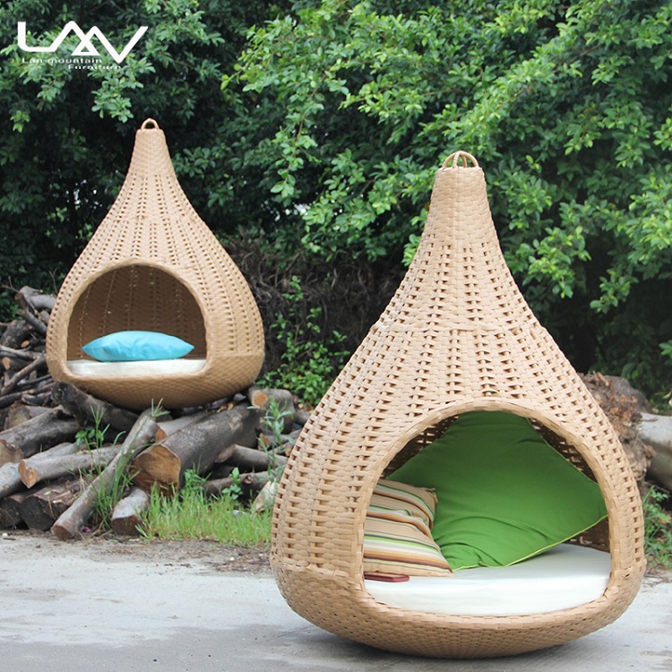 Sedia Sospesa da Esterno a For - Outdoor Daybed Furniture recensione e prezzo